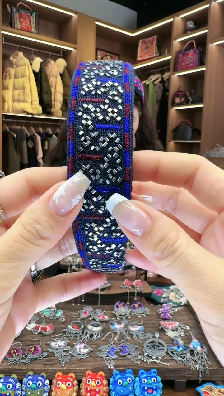 【闪购商品】织绣L572黔东南苗族刺绣