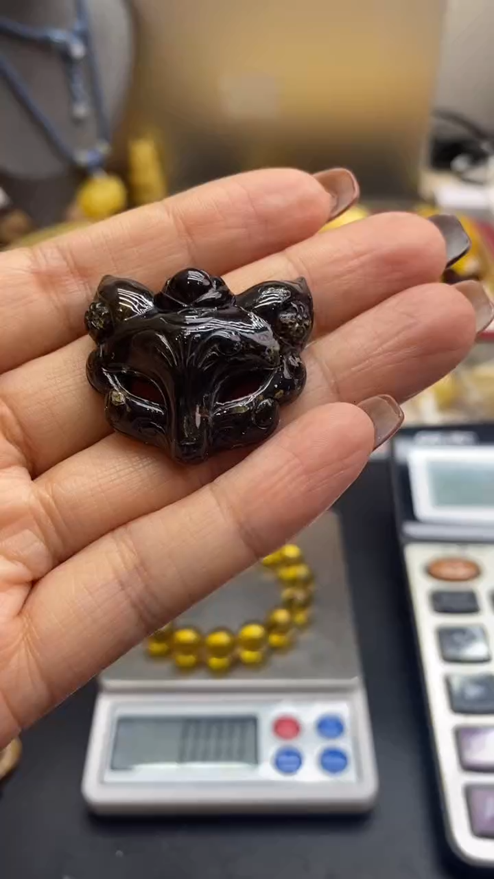 琥珀未镶嵌珠宝奇石A****y367