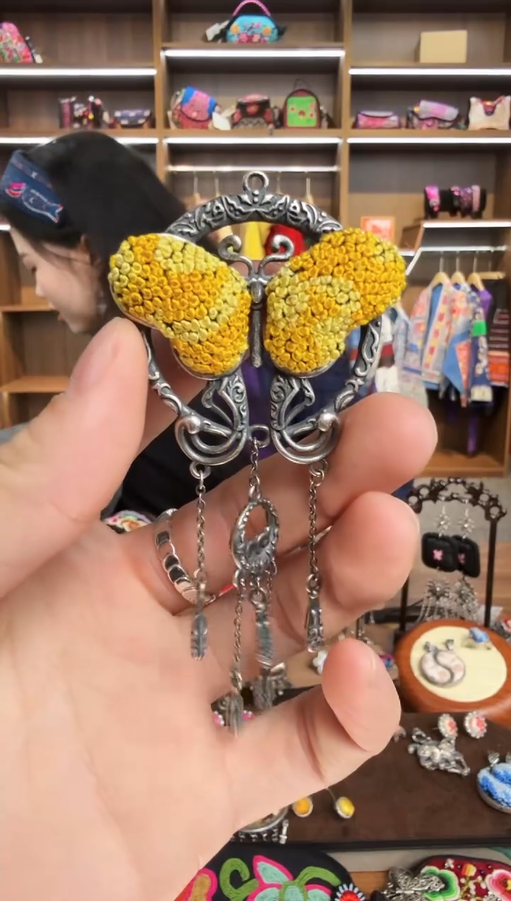 【闪购商品】织绣148蒙阿苏苗绣传承