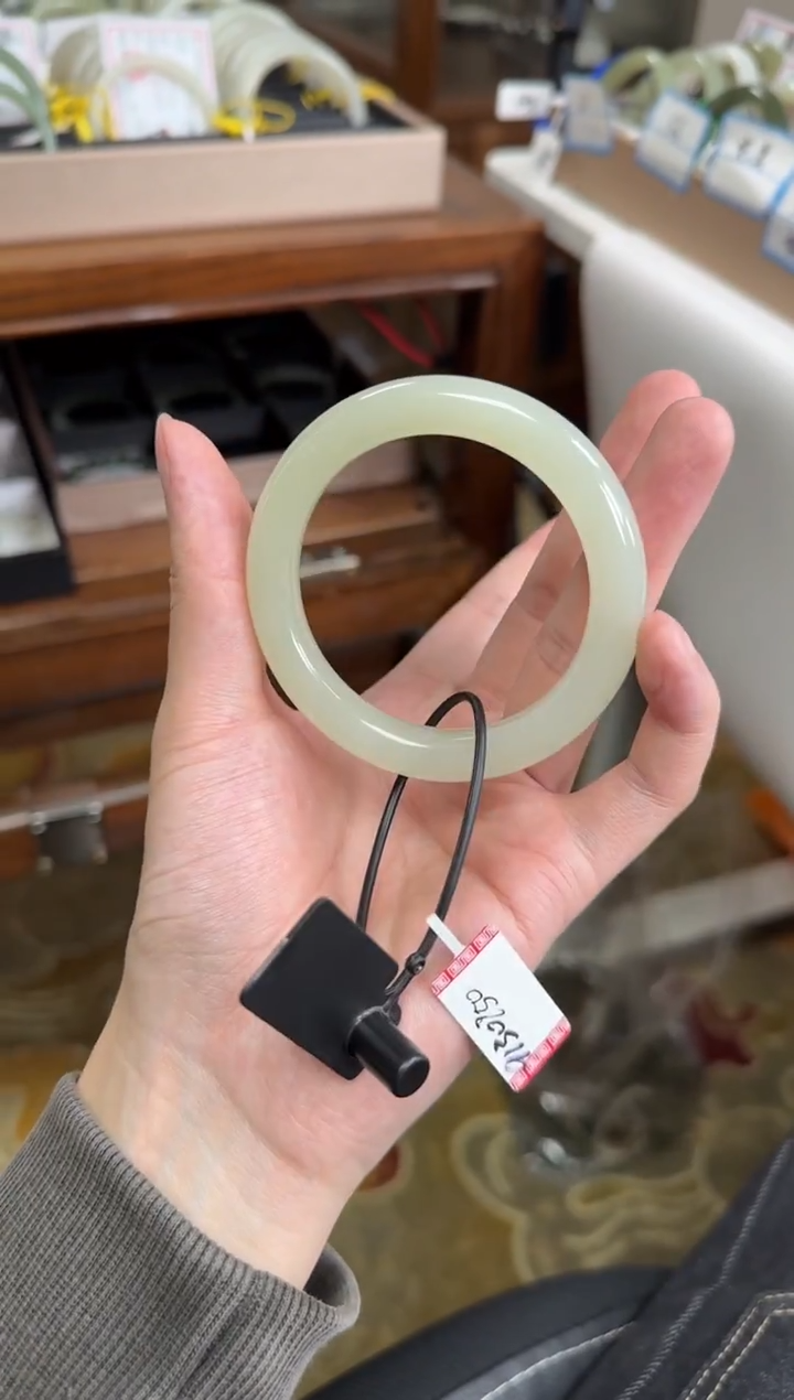 未镶嵌手镯和田玉54