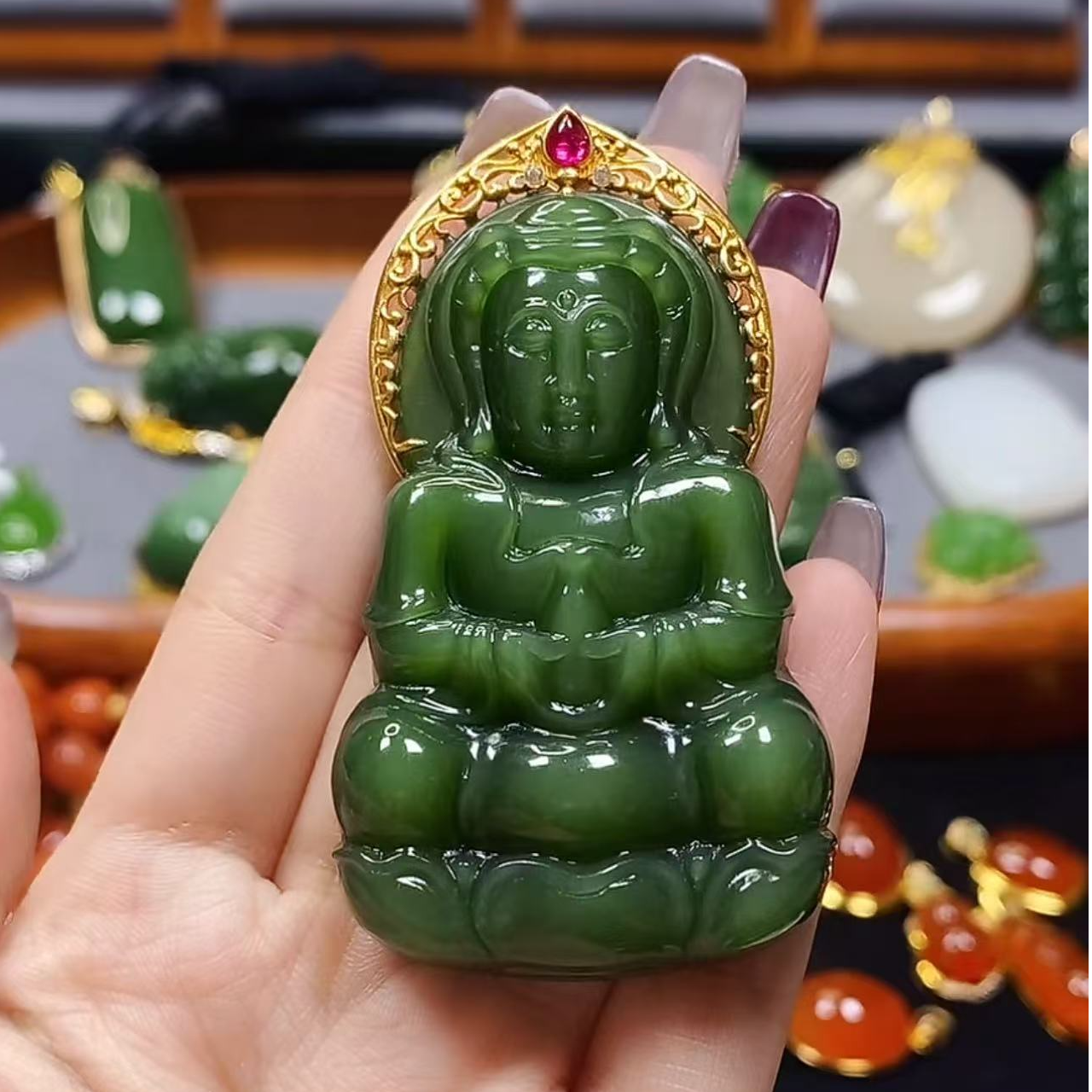 18k金和田玉碧玉猫观音吊坠颈饰精美-裸石约58*36*10.8