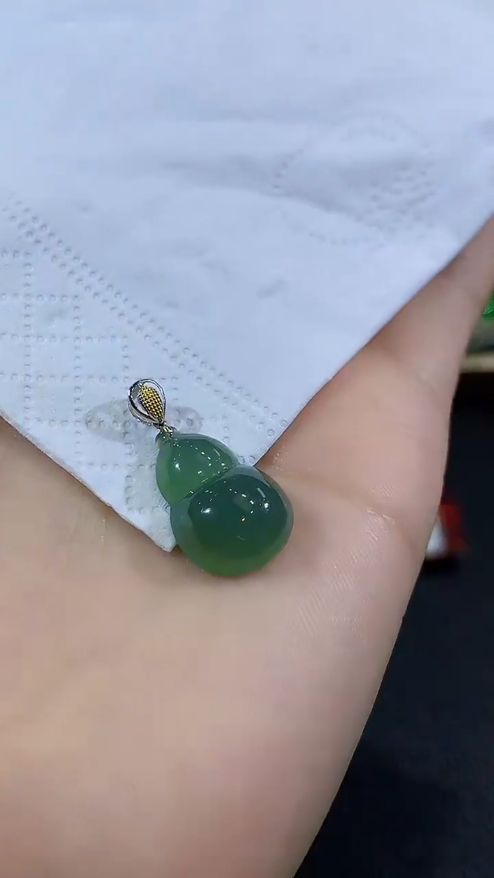 吊坠(不含链)18K金镶嵌翡翠A8