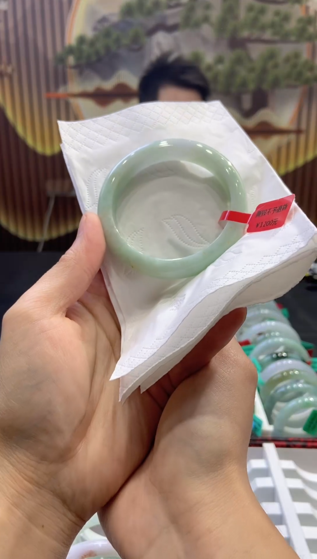 翡翠手镯未镶嵌多人05082