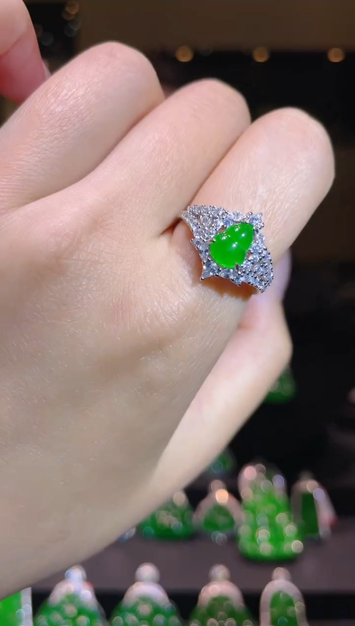 【闪购商品】翡翠吊坠(不含链)未镶嵌A2