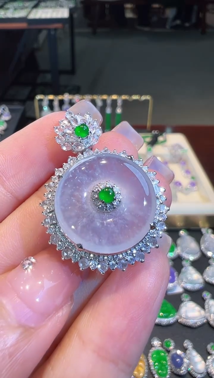 【闪购商品】翡翠吊坠(不含链)18K金镶嵌翡翠