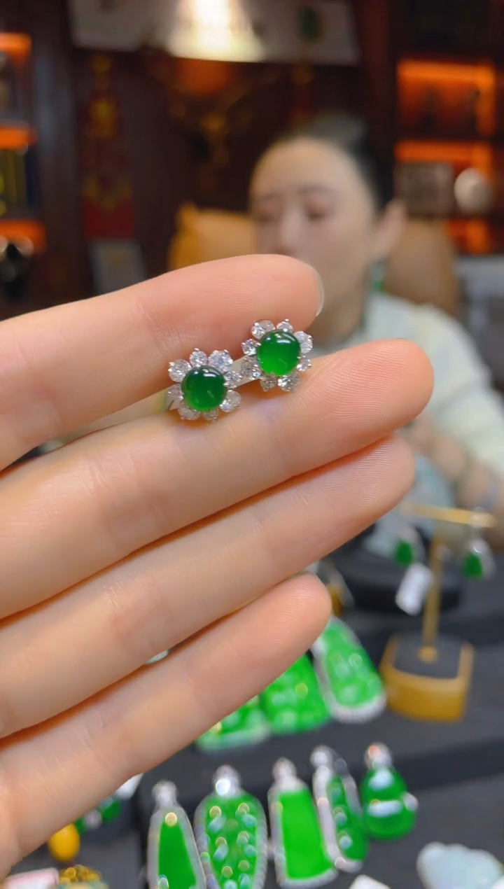 【闪购商品】翡翠耳饰18K金镶嵌101496天然A货翡翠耳钉