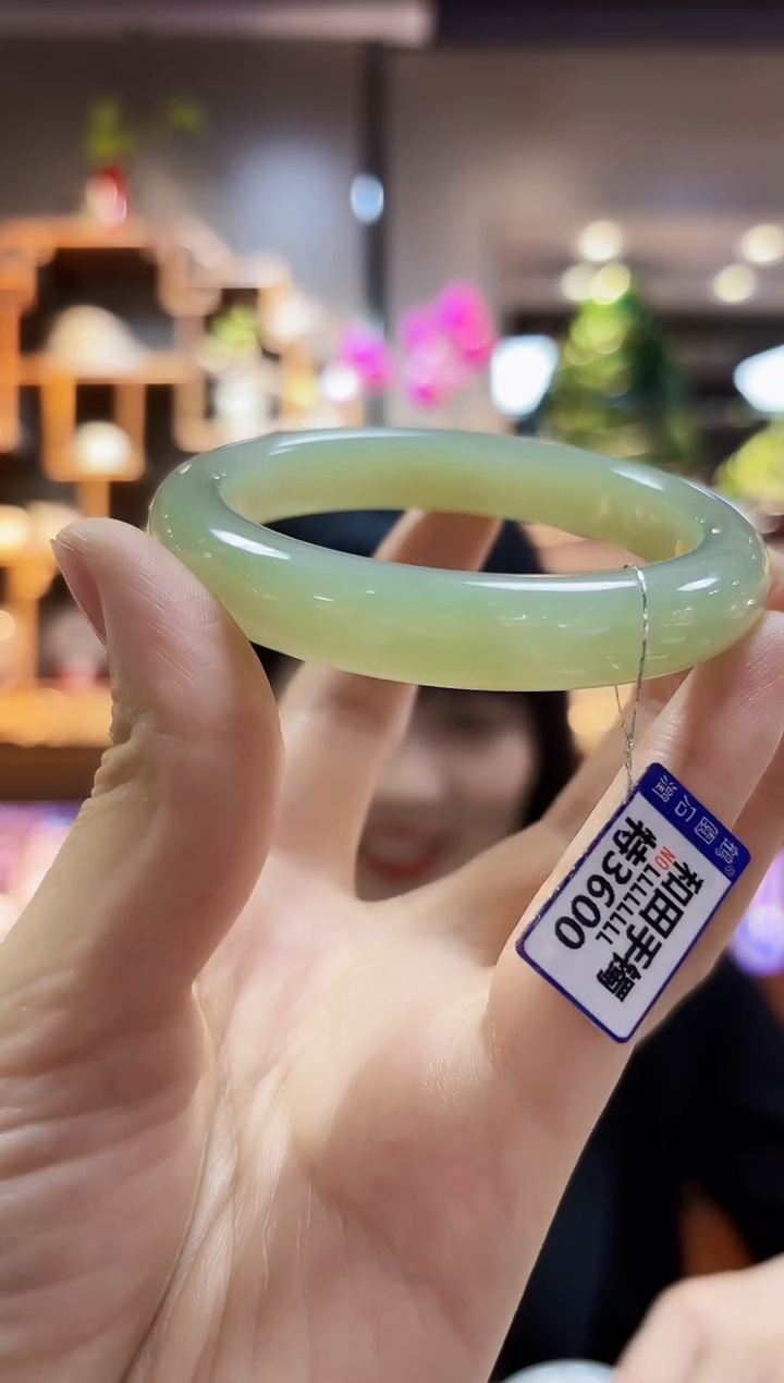 【闪购商品】和田玉手镯未镶嵌56.4