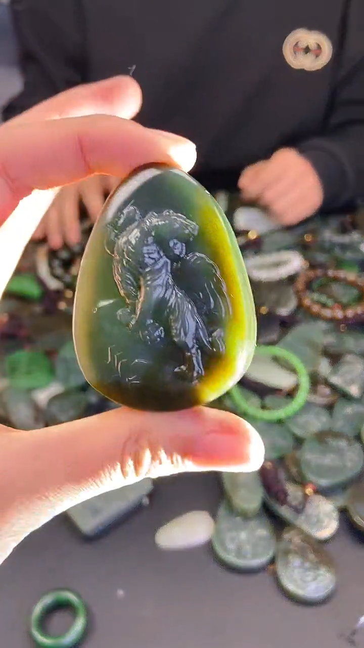 颈饰未镶嵌和田玉1