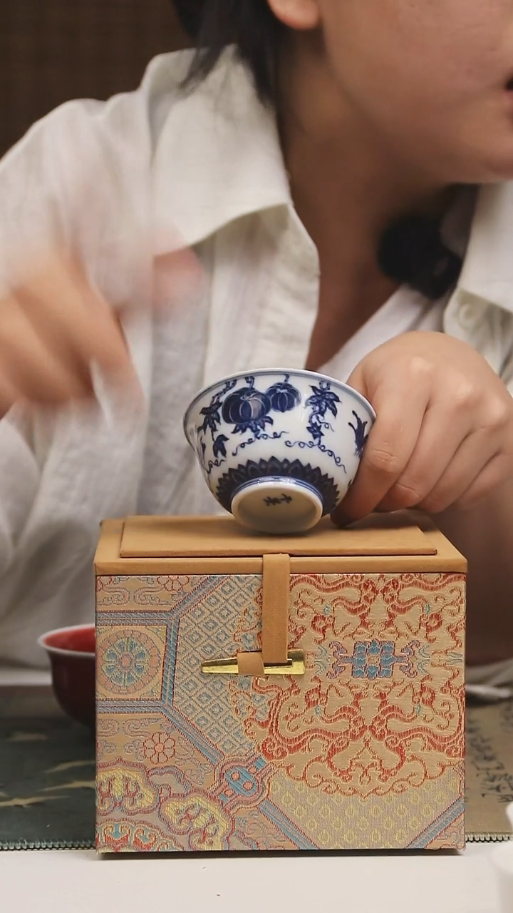 景德镇高温瓷蝶恋花茶碗