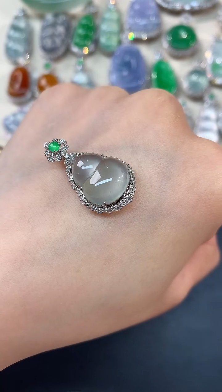 【闪购商品】翡翠吊坠(不含链)18K金镶嵌A69|13800