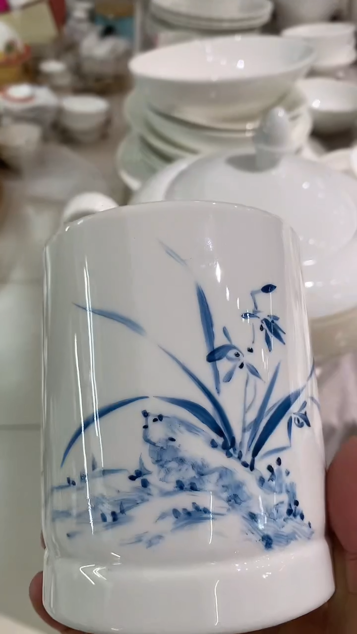 笔筒隆达骨质瓷1
