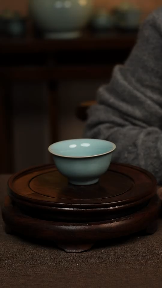 瓷片天青色压手杯80ml微瑕不带礼盒