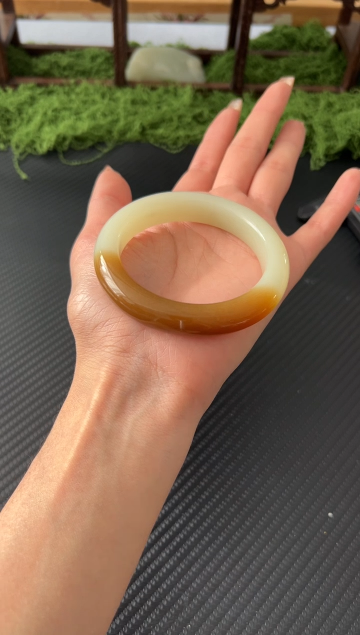 未镶嵌手镯和田玉若羌微色差56