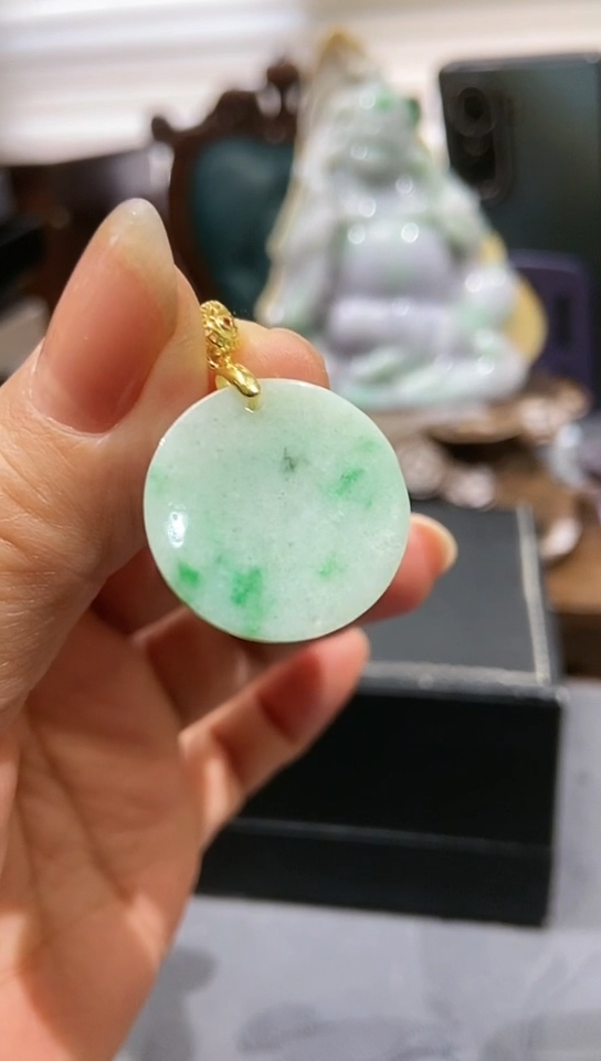 颈饰未镶嵌翡翠刘***妈吊坠