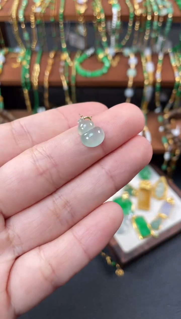 【闪购商品】翡翠吊坠(不含链)18K金镶嵌一个    P551