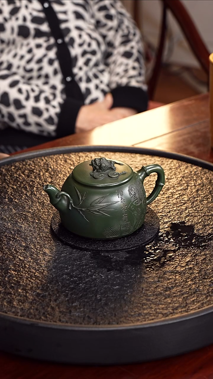 茶壶紫砂齐燕君 欢喜37  绿泥 270毫升 林风眠 配和谐图