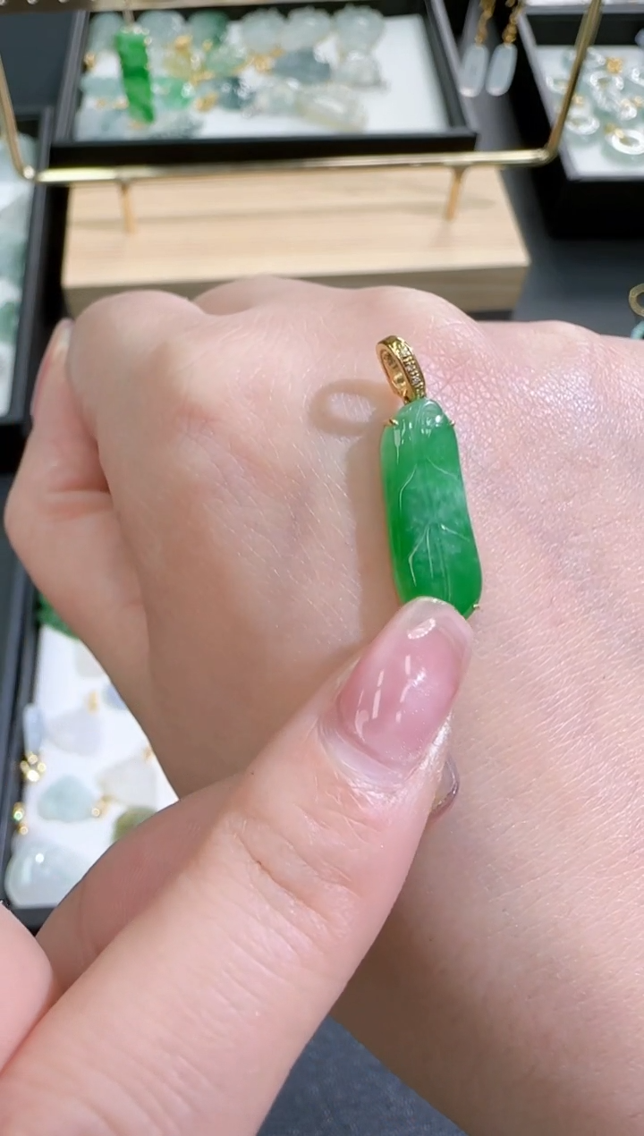 【闪购商品】翡翠颈饰18K金镶嵌250210142