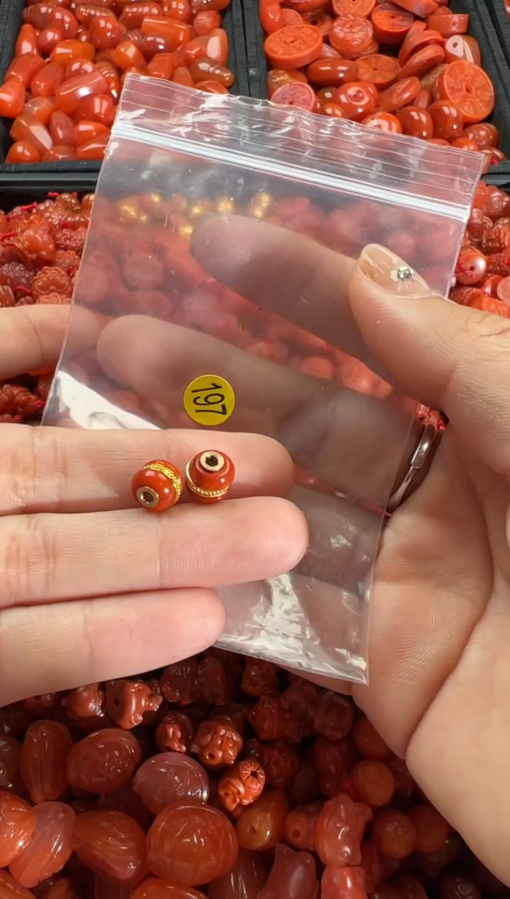 【闪购商品】南红玛瑙颈饰未镶嵌1