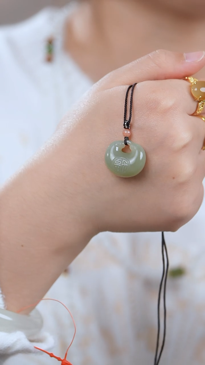 颈饰未镶嵌和田玉和田玉湖水福袋吊坠多样性发一