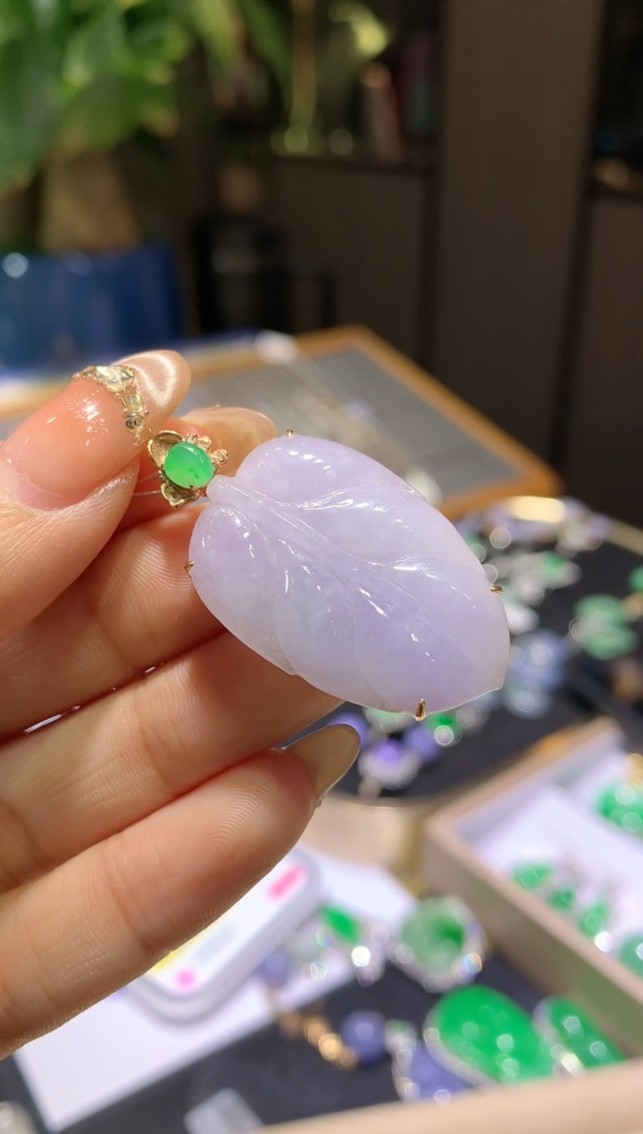 【闪购商品】翡翠吊坠(不含链)18K金镶嵌叶子