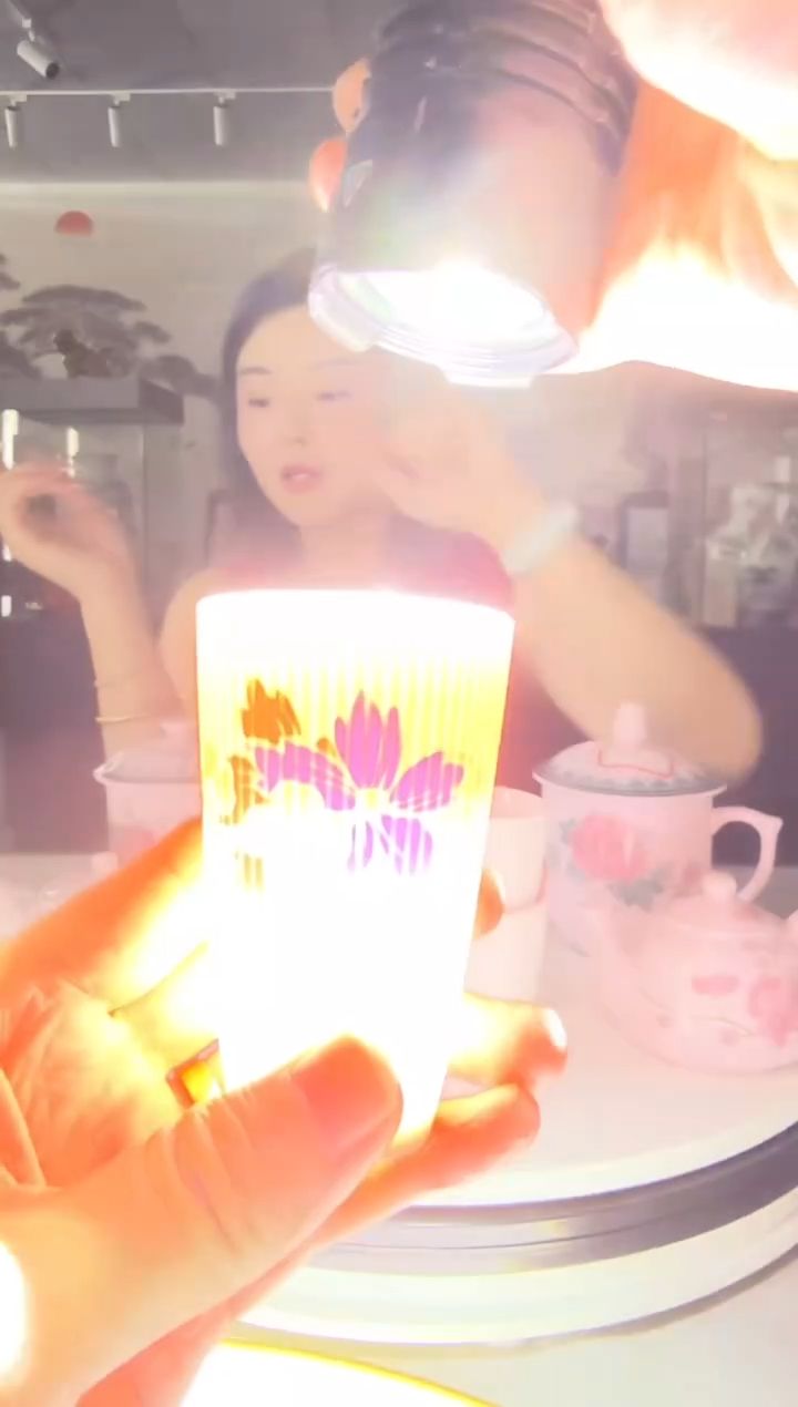 陶瓷盖子款红稀土兰花闻香杯