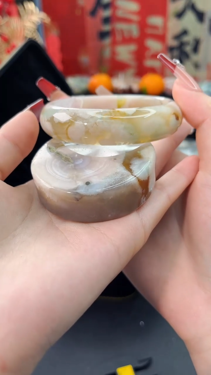 【闪购商品】石英质玉手镯未镶嵌赠送镯心（57圈口）