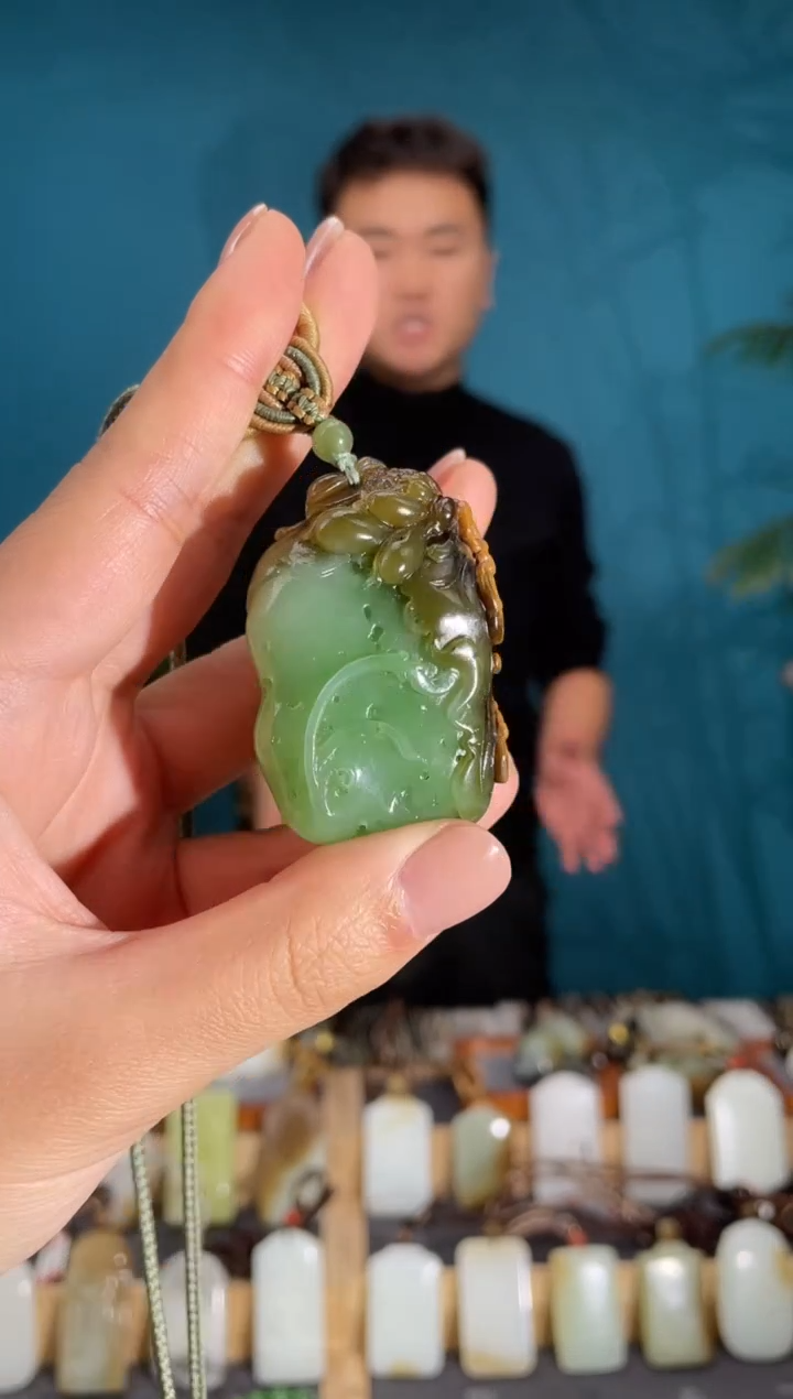 颈饰未镶嵌和田玉1