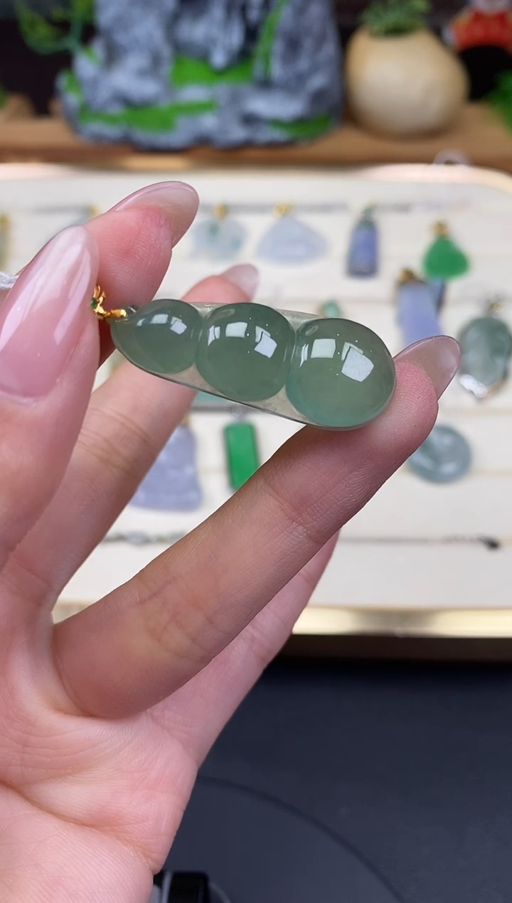 吊坠(不含链)18K金镶嵌翡翠豆子18K金扣镶嵌@@CMT