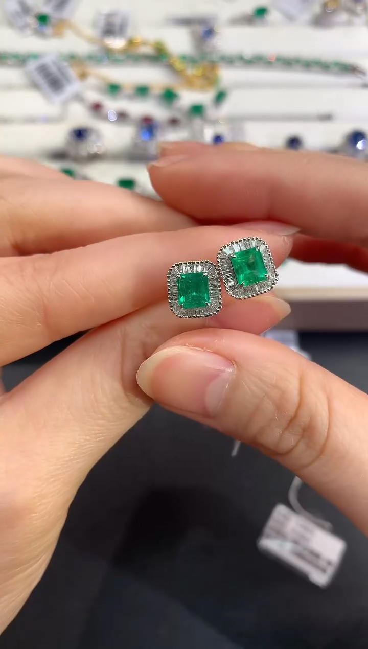 【闪购商品】祖母绿耳饰18K金镶嵌D278|11800