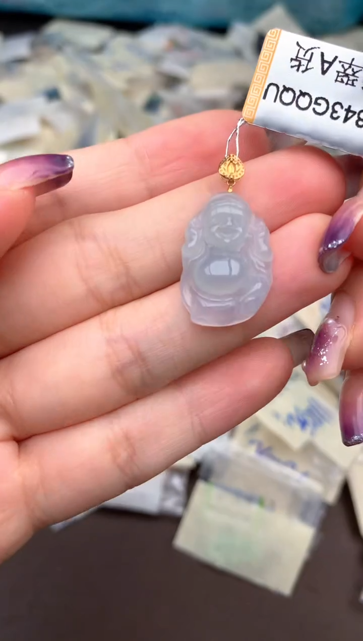 18K金镶嵌挂件翡翠一