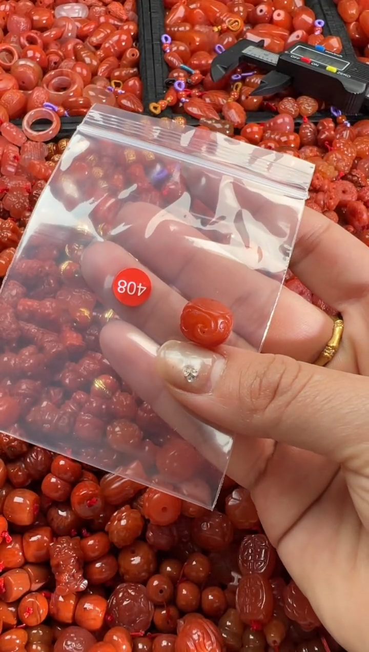 【闪购商品】南红玛瑙颈饰未镶嵌1