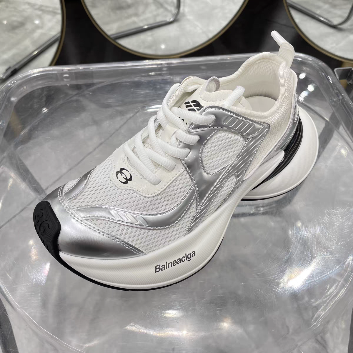 2025春夏款透网薄款女鞋