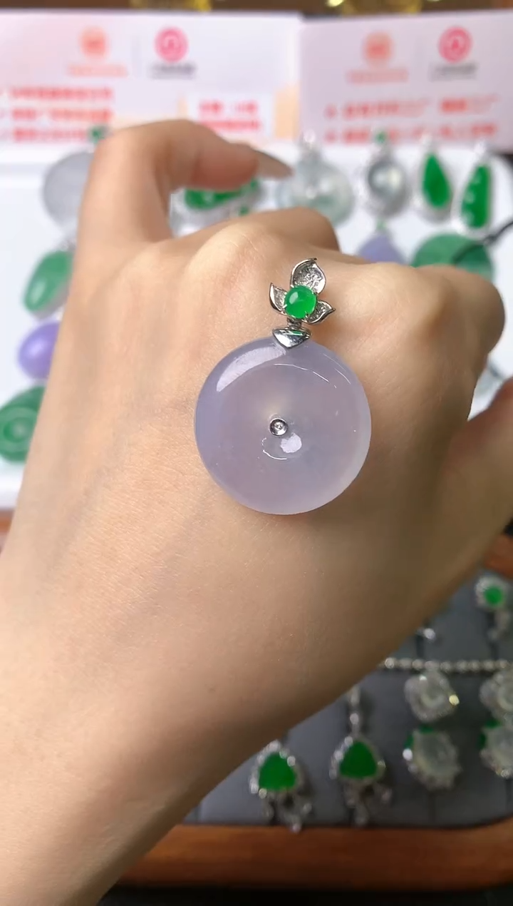 【闪购商品】翡翠颈饰18K金镶嵌吊坠