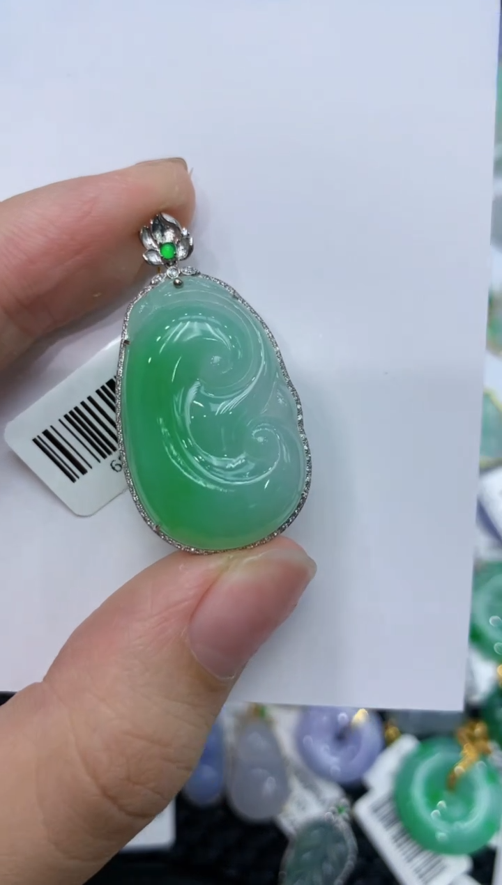 【闪购商品】翡翠颈饰18K金镶嵌111111111111