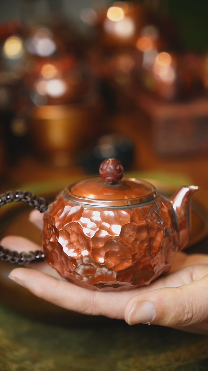 【闪购商品】紫铜陨石坑红色款泡茶壶