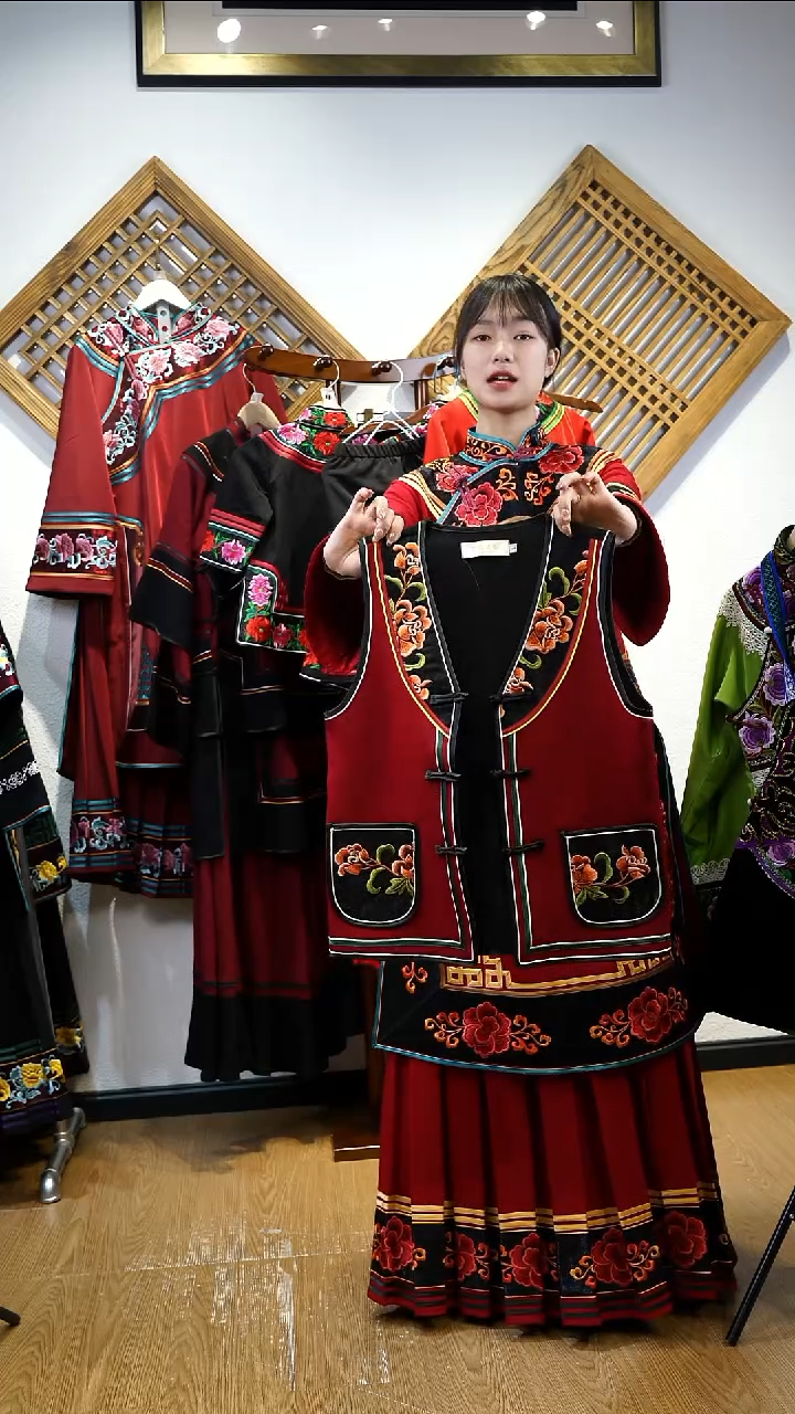 直播间专享民族风儿童马甲红色  