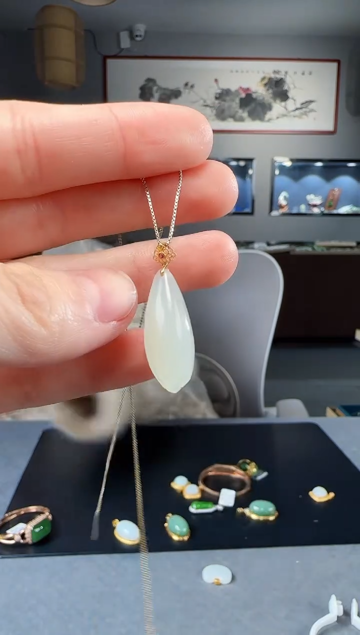 【闪购商品】和田玉吊坠(不含链)18K金镶嵌1