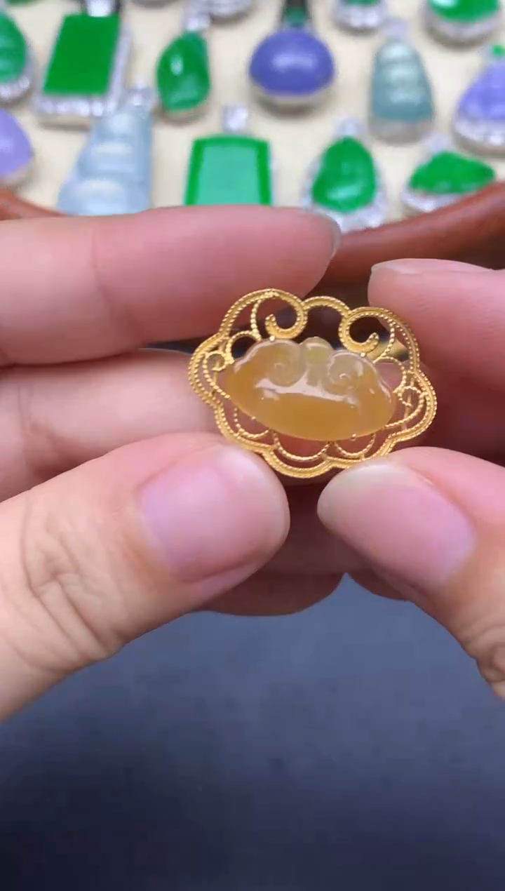 颈饰18K金镶嵌翡翠147-中国好珍宝