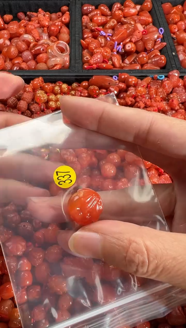 【闪购商品】南红玛瑙颈饰未镶嵌1