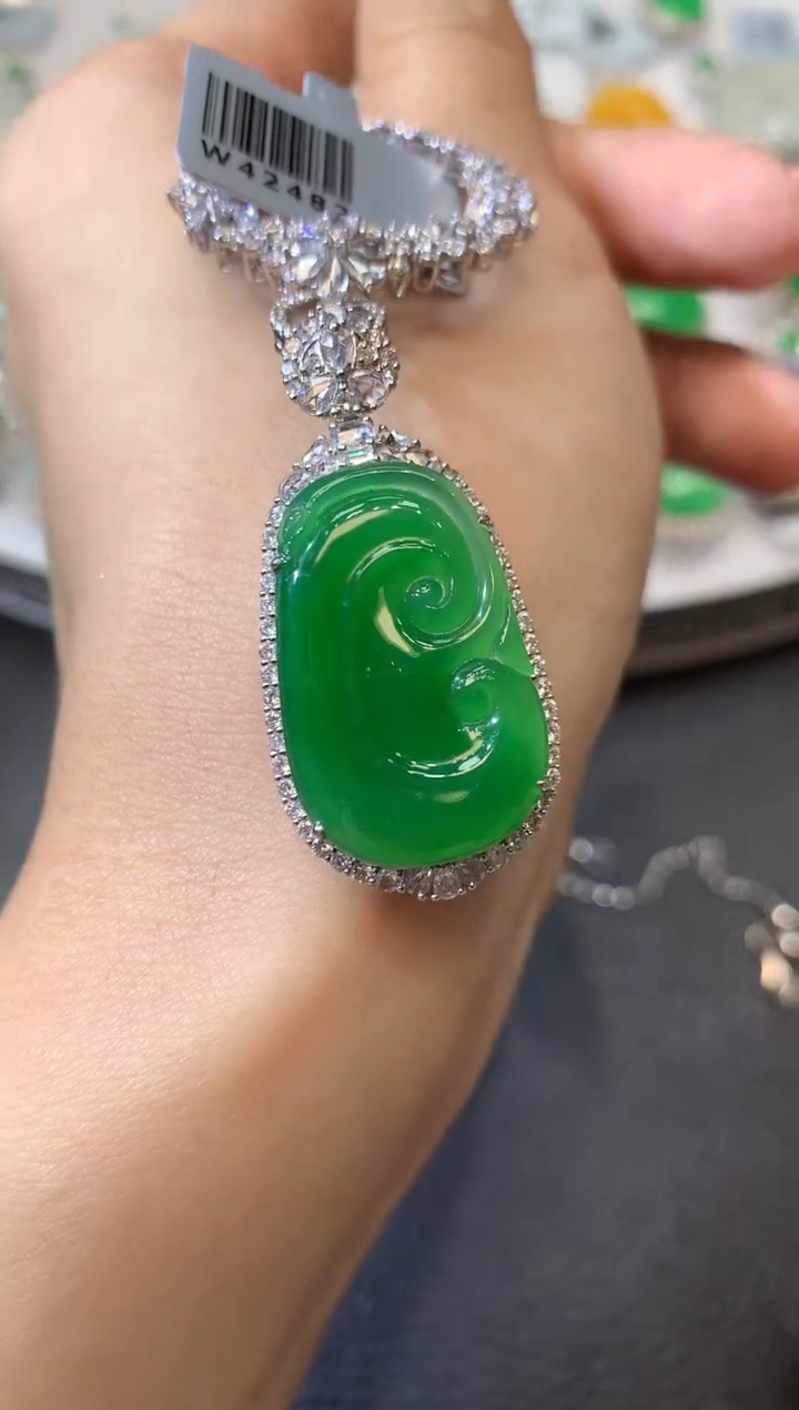 【闪购商品】翡翠吊坠(不含链)18K金镶嵌D40