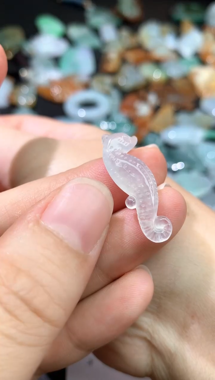 翡翠未镶嵌颈饰吊坠