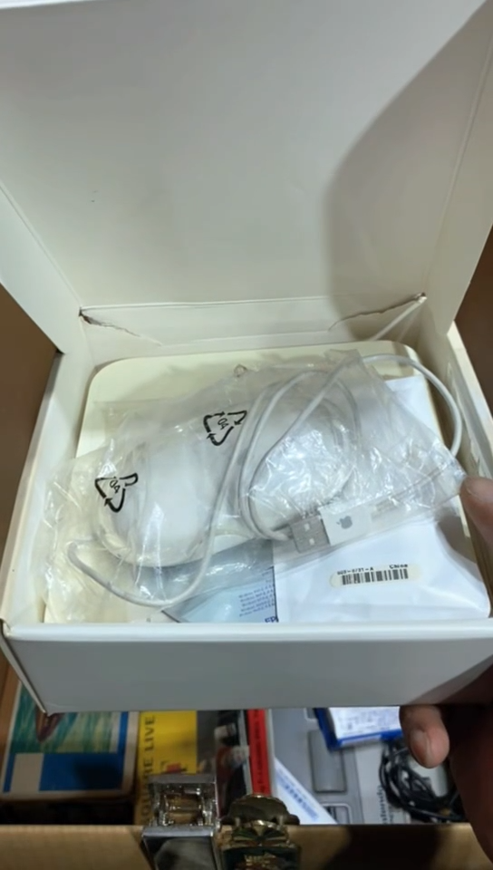 8新中古商品，瑕疵品，不保好坏。804