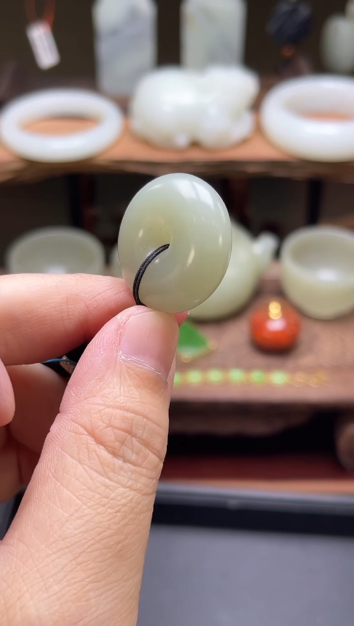 【闪购商品】和田玉吊坠未镶嵌且末青白 平安扣 9004144