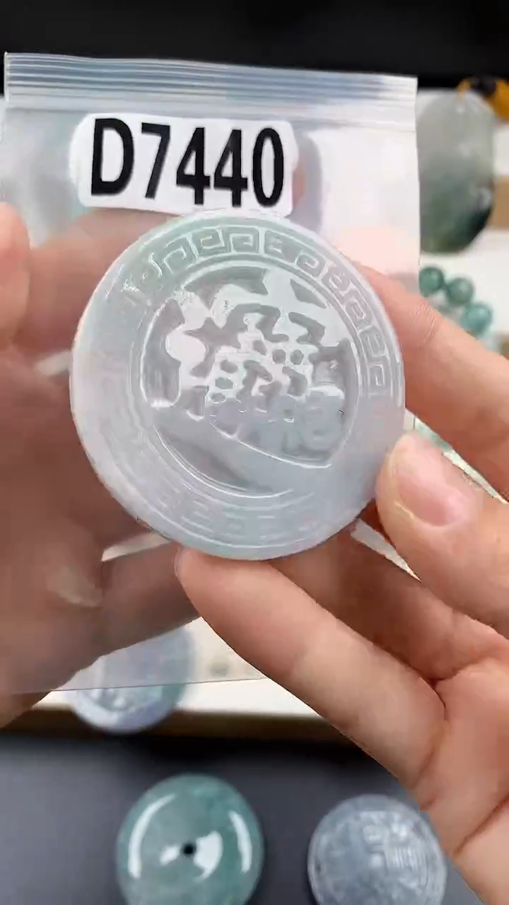 颈饰未镶嵌翡翠天然翡翠吊坠挂件