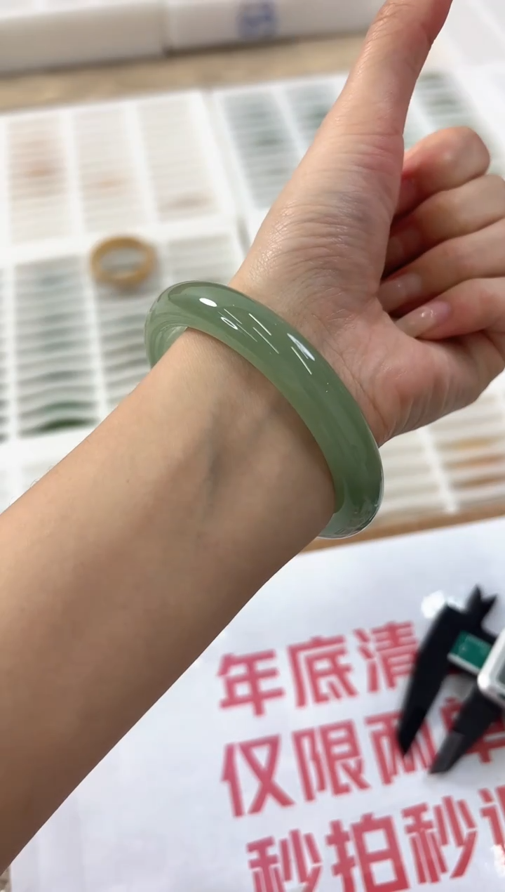 未镶嵌手镯石英质玉16-57D