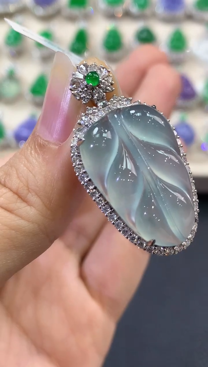 【闪购商品】翡翠吊坠(不含链)18K金镶嵌D27    