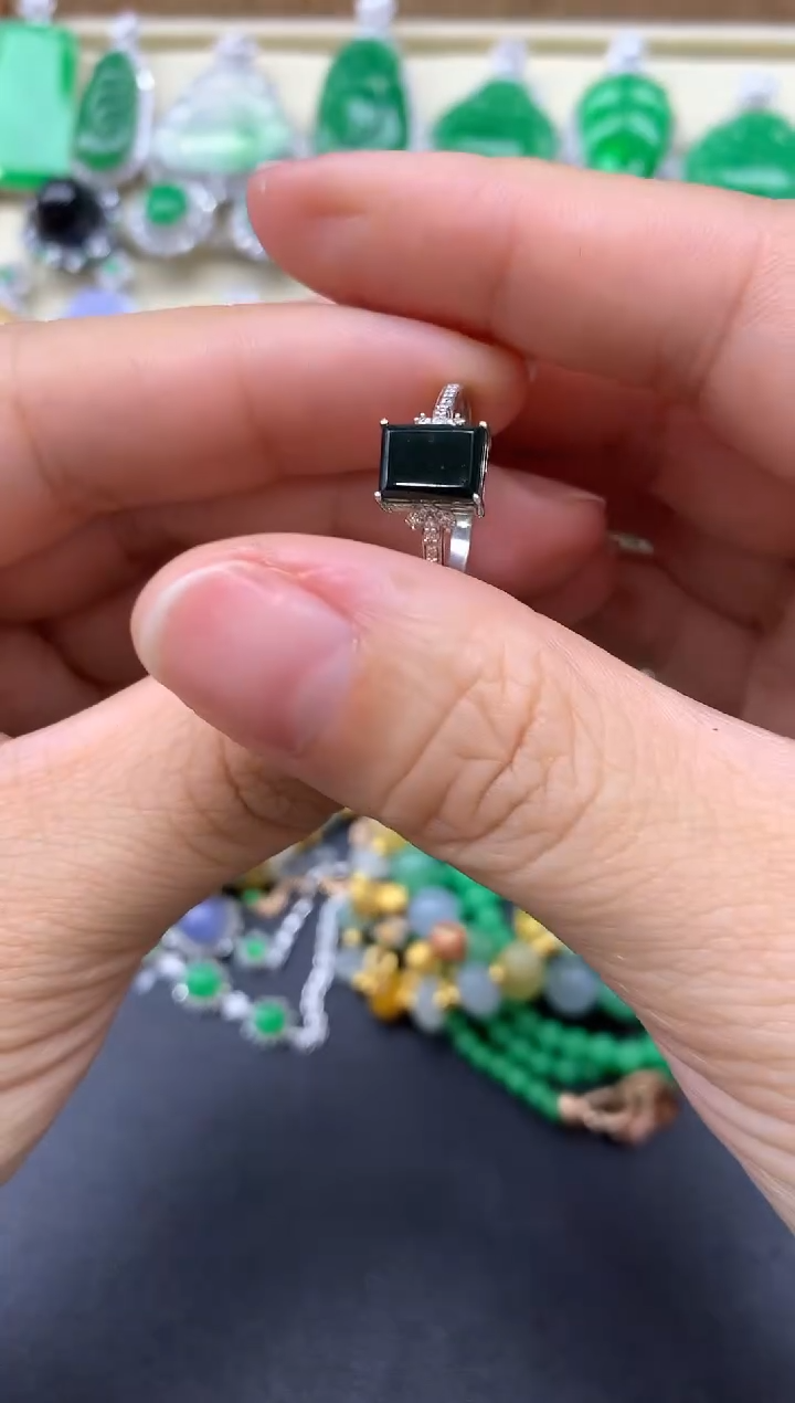 【闪购商品】翡翠戒指18K金镶嵌137-中国好珍宝