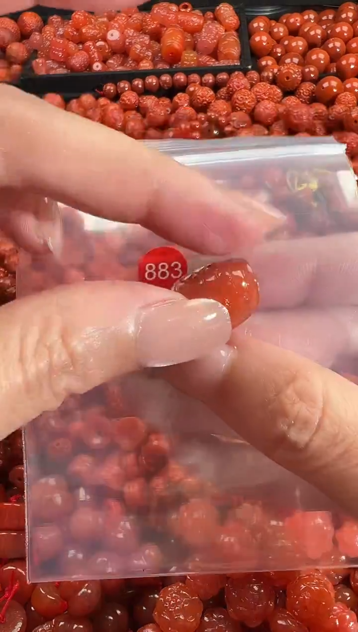 颈饰未镶嵌南红玛瑙1