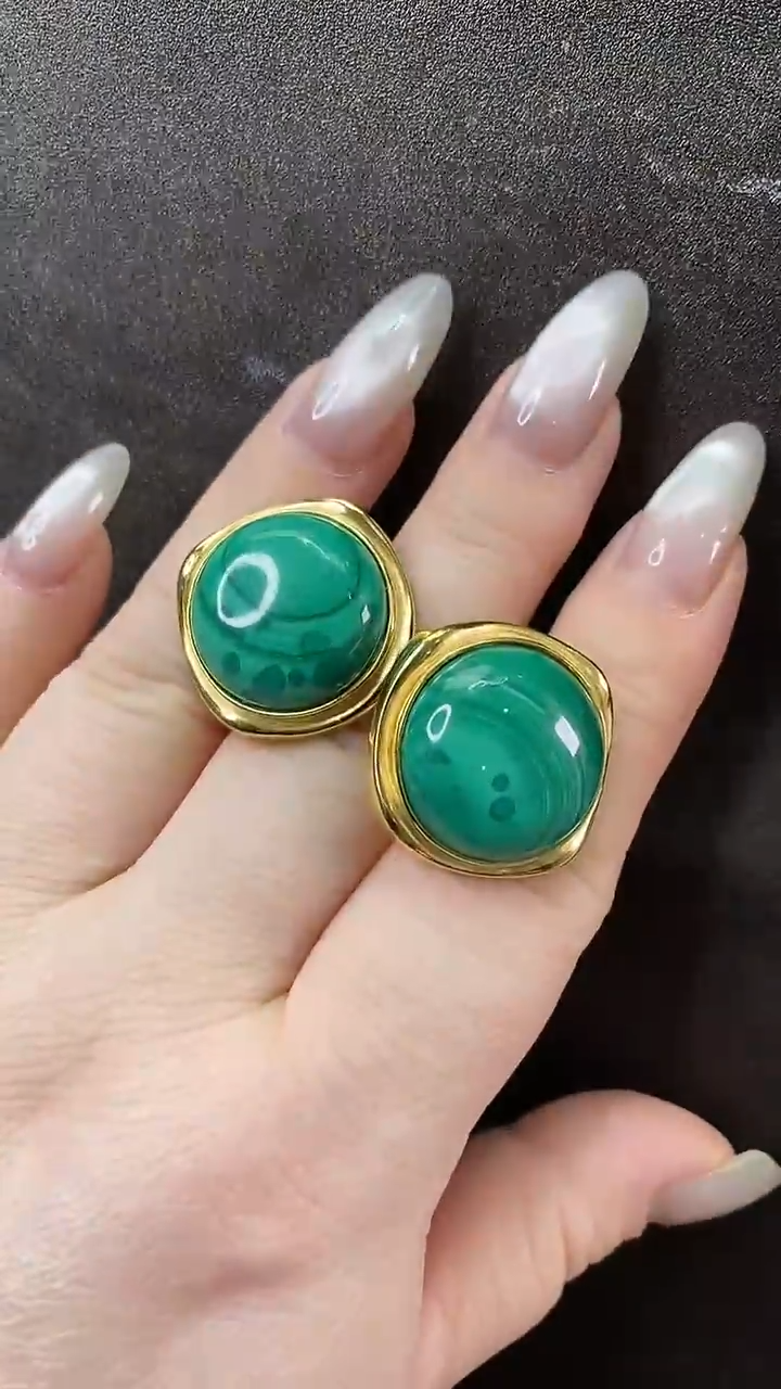 未镶嵌孔雀石颈饰耳环