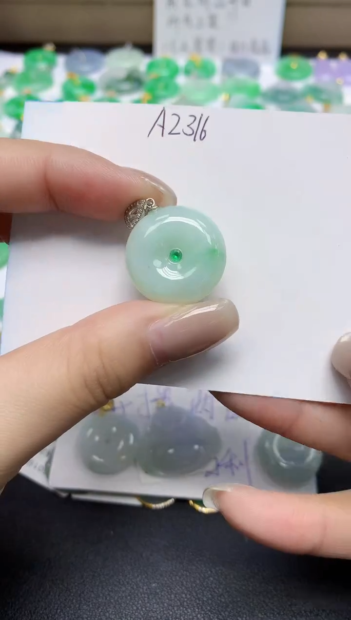 颈饰未镶嵌翡翠天然缅甸翡翠A货翡翠百元以上9元证书费自理